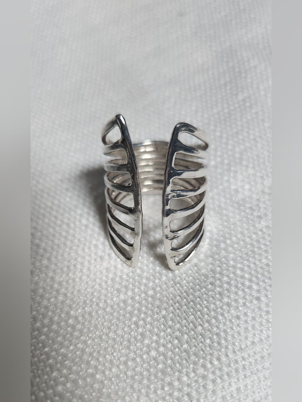 Universal Thread Silver Open Leaf Cutout Ring